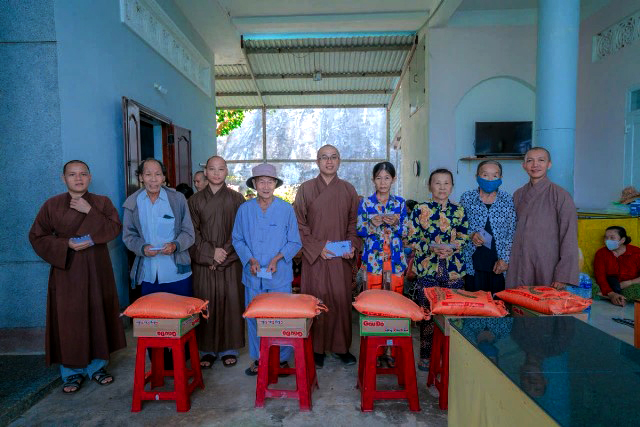 Hỗ trợ người dân vượt qua khó khăn sau bão lũ Kalmaegi