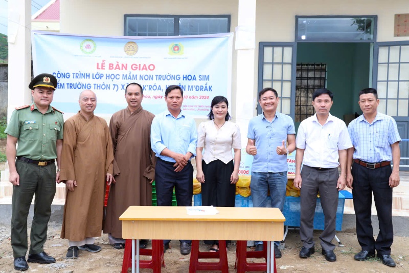 Lễ bàn giao lớp học và khởi công xây dựng phòng học mầm non