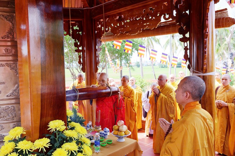 Xã Phú Hòa: Lễ khánh tạ Lầu chuông và tưởng niệm huý nhật Tôn sư tại chùa Long Khánh.