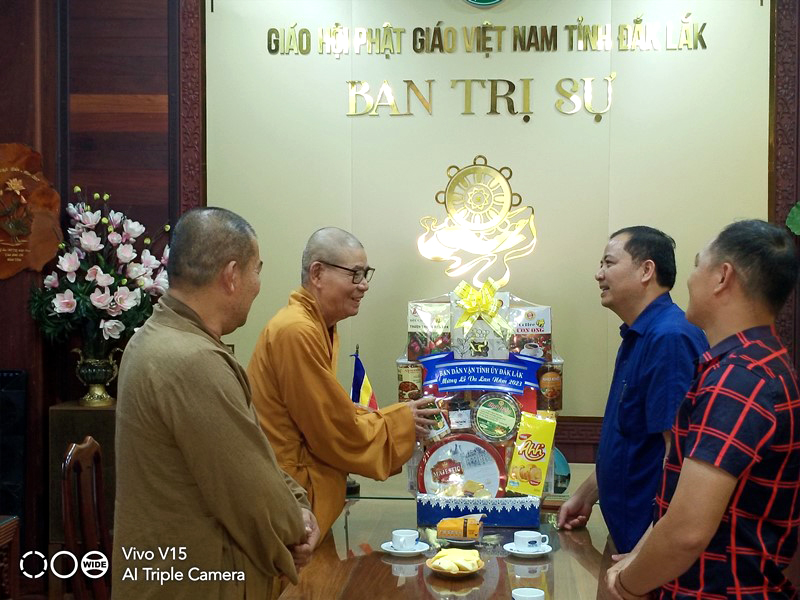 Ban Dân vận Tỉnh ủy tỉnh Đắk Lắk thăm, chúc mừng Đại lễ Vu lan