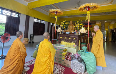 Phật đường Pô Lăn cúng dường trường hạ tỉnh Bình Định.