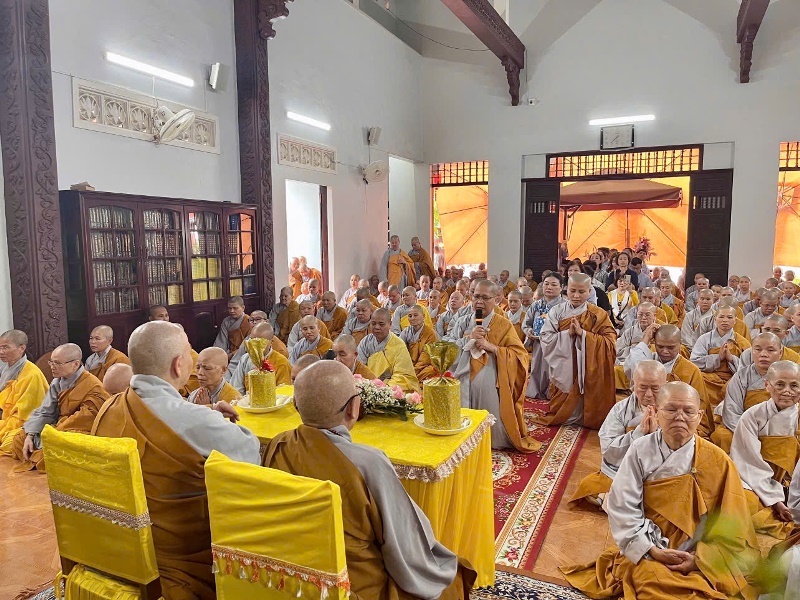 Trang nghiêm lễ Tự tứ tại Trường hạ chùa Dược Sư