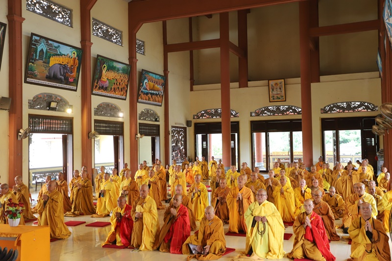 Tăng Ni khu vực phía Đông Đắk Lắk tác pháp Tự tứ, hoàn mãn khóa An cư Kiết hạ PL. 2570 