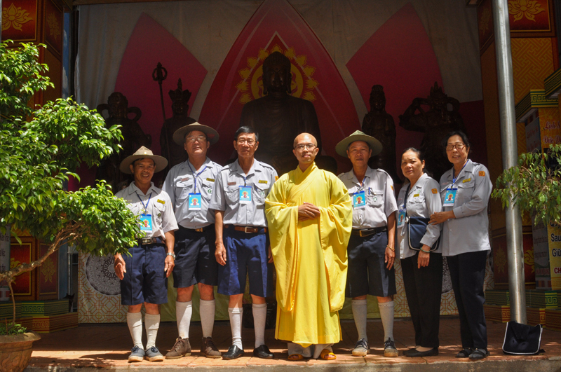 Ban quản trại Lộc Uyển VIII và A Dục VI cúng dường trường hạ chùa Kim Quang PL 2563 – DL 2019