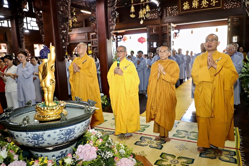 Video: Phật giáo Đăk Lắk trang nghiêm cử hành Lễ tắm Phật 