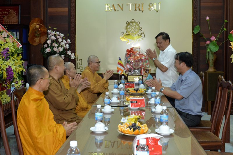 Ủy ban Mặt trận Tổ quốc Việt Nam tỉnh Đắk Lắk chúc mừng Phật đản Ban Trị sự Phật giáo Tỉnh