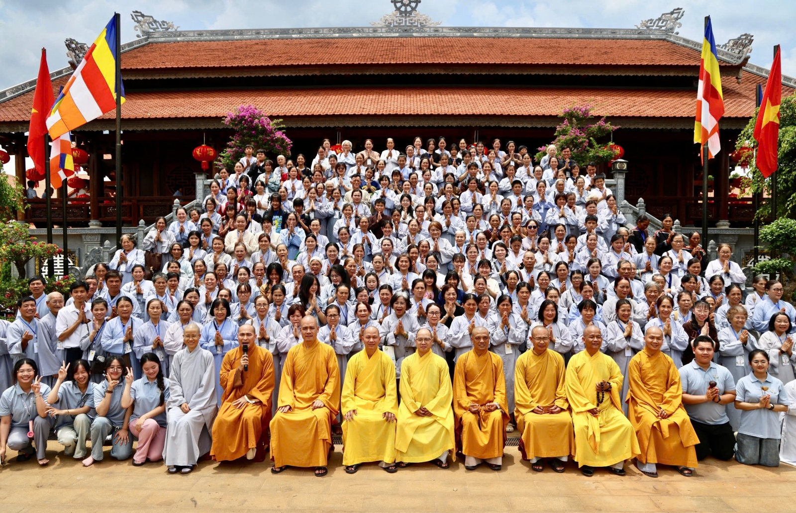 P. Tân Lập: 800 Phật tử tham dự khoá tu “Phật đản trong con” P. Tân Lập: 800 Phật tử tham dự khoá tu “Phật đản trong con”