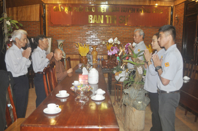 BĐH-GĐPT Huyện KrôngBông chúc Tết Chư tôn đức BTS GHPGVN Huyện.
