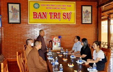 Lãnh đạo các cơ quan tỉnh Đắk Lắk và huyện Krông Năng chúc mừng Đại lễ Phật đản PL 2566