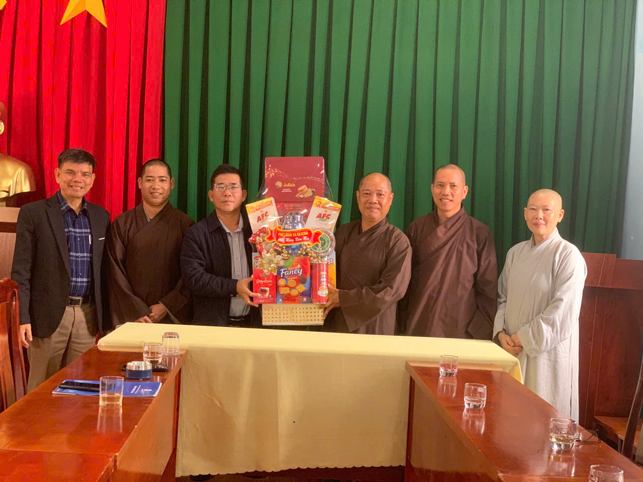 Xã Ea Ktur: Các tự viện thăm và chúc tết chính quyền địa phương