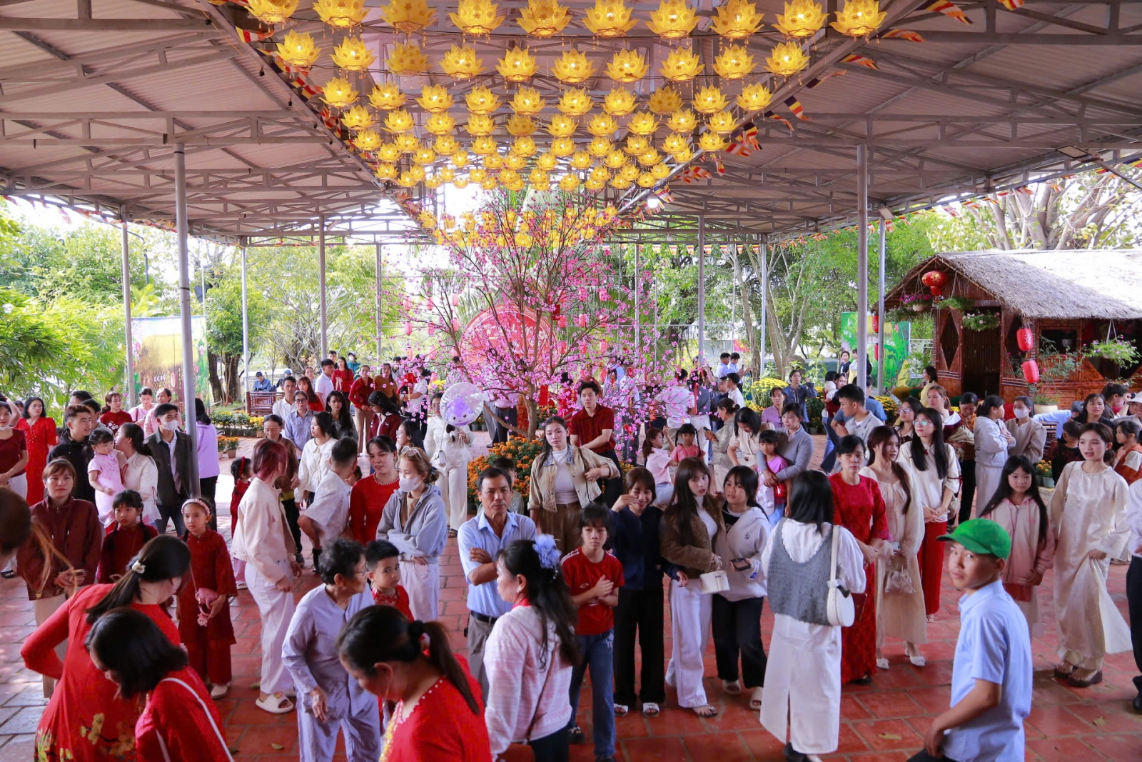 Các tự viện tại xã Ea Wer và Ea Nuôl hân hoan đón mừng Xuân Bính Ngọ