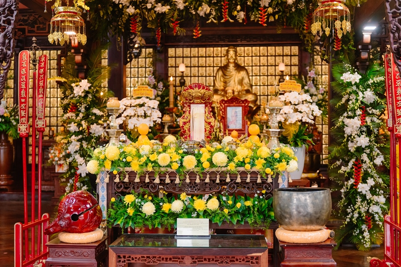 P.Buôn Ma Thuột: Ban Trị sự Phật giáo tỉnh dâng hương tưởng niệm nhị vị Hòa thượng nguyên trụ trì chùa Khải Đoan