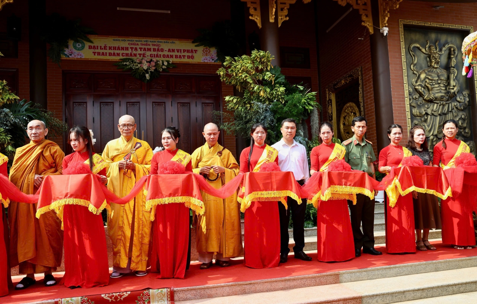 X.Krông Năng: Lễ khánh tạ Tam bảo – An vị Phật chùa Thiên Trúc