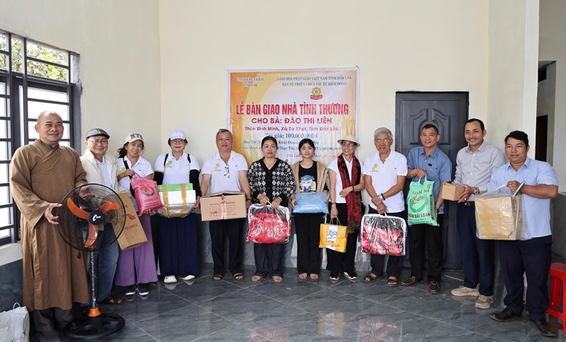 Chùa Sắc tứ Khải Đoan bàn giao nhà tình thương