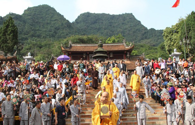 Khai hội chùa Hương năm 2015