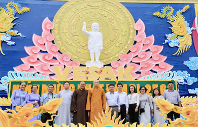 Các cơ quan lãnh đạo tỉnh chúc mừng Phật đản PL.2563 Vesak. 2019