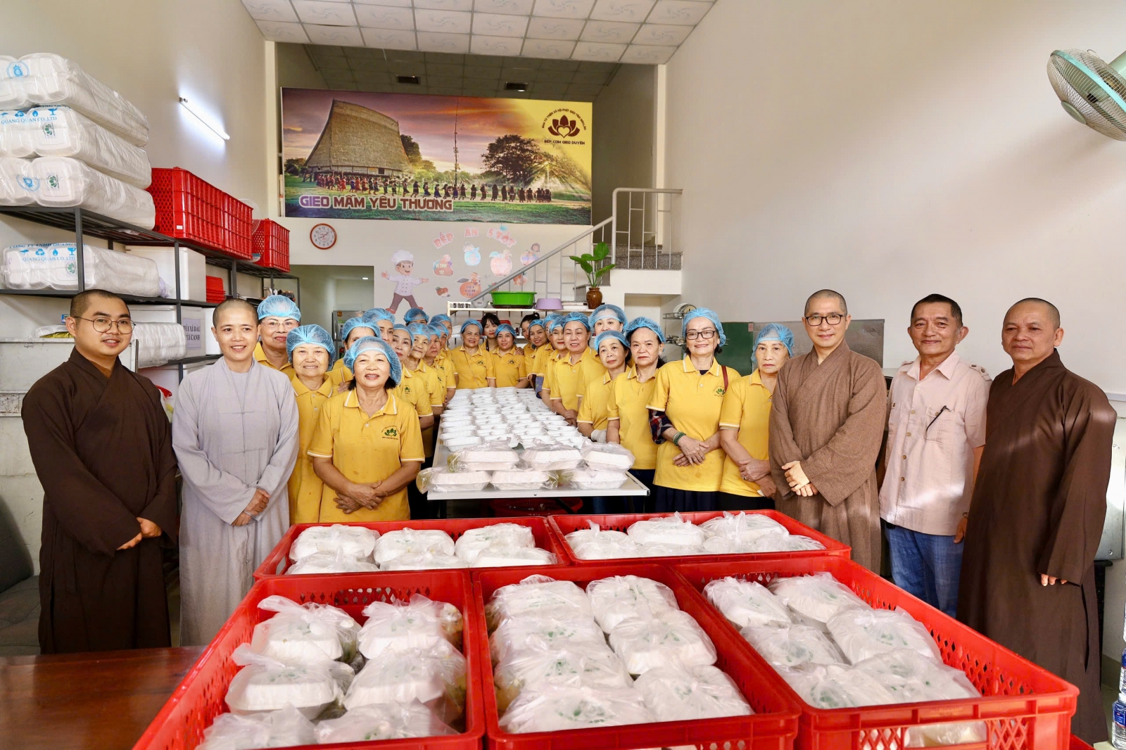 P.Tân Lập: Ban Từ thiện Xã hội Phật giáo tỉnh khai trương Bếp cơm gieo duyên