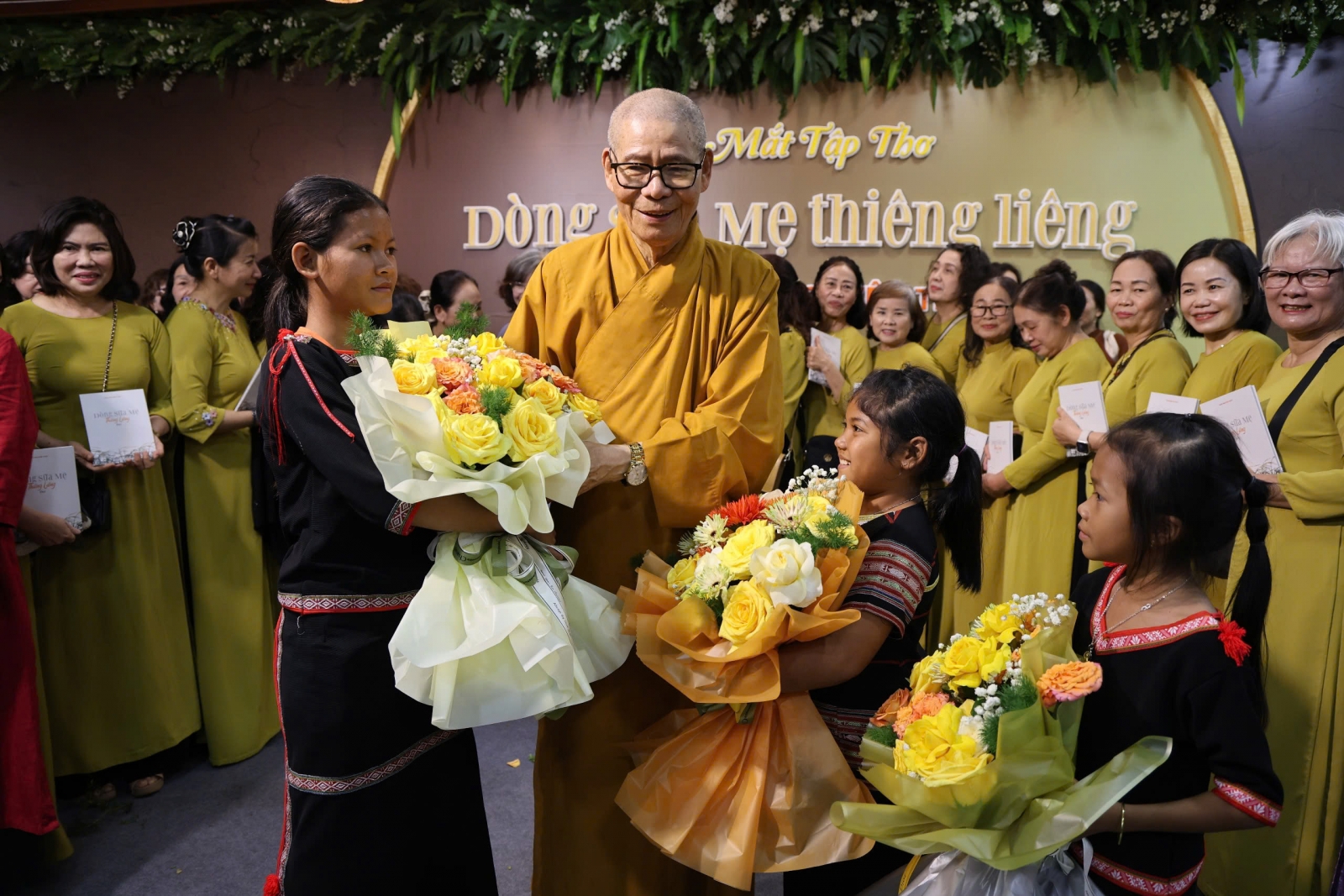 Video: Nồng ấm tình đạo, tình đời qua tập thơ “Dòng sữa mẹ thiêng liêng"