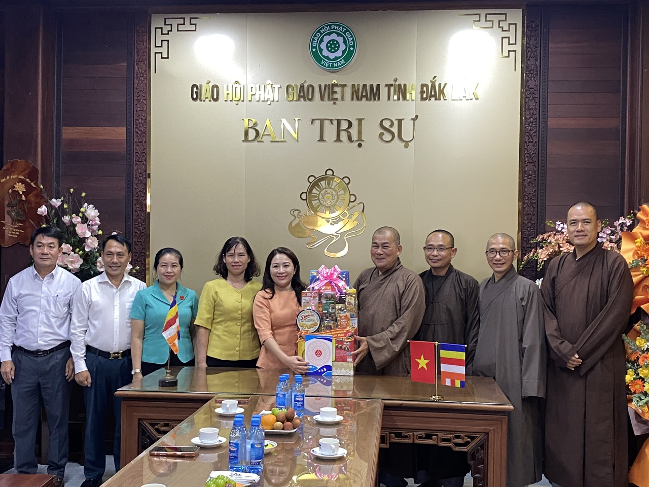 Lãnh đạo HĐND tỉnh Đắk Lắk thăm, chúc mừng Đại lễ Phật đản PL.2570