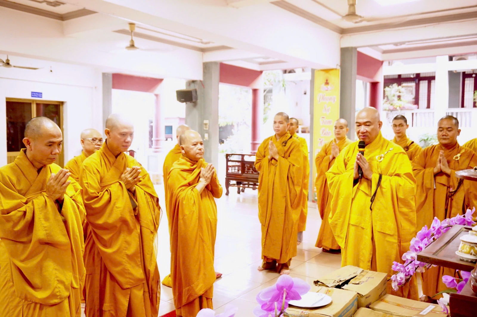 Đoàn Ban Trị sự GHPGVN tỉnh Đắk Lắk cúng dường Trường hạ Thiền viện Quảng Đức