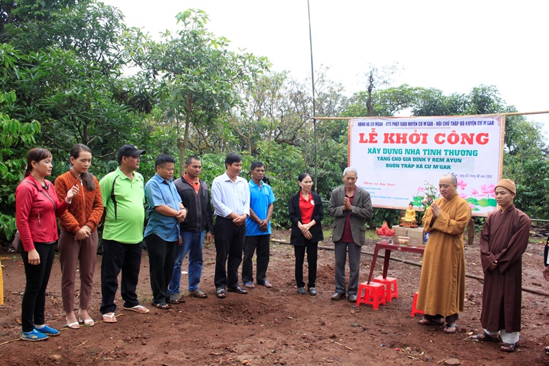 Lễ khởi công xây dựng tặng 1 căn nhà tình thương tại buôn Trấp, huyện CưMgar
