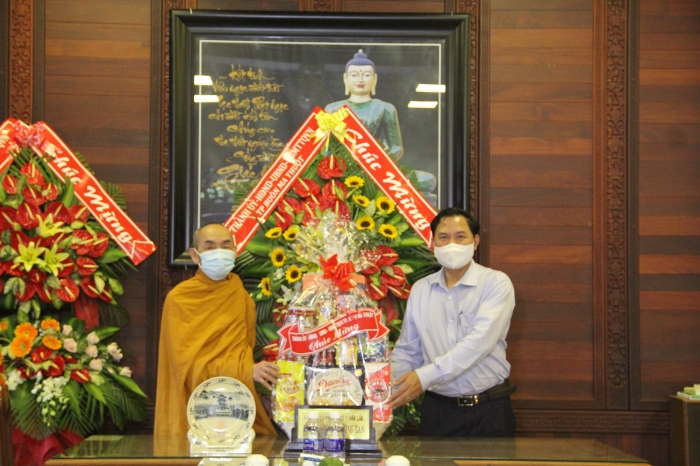 Video: Lãnh đạo TP. Buôn Ma Thuột thăm Phật giáo Tỉnh và Thành phố nhân kỷ niệm 40 năm thành lập GHPGVN