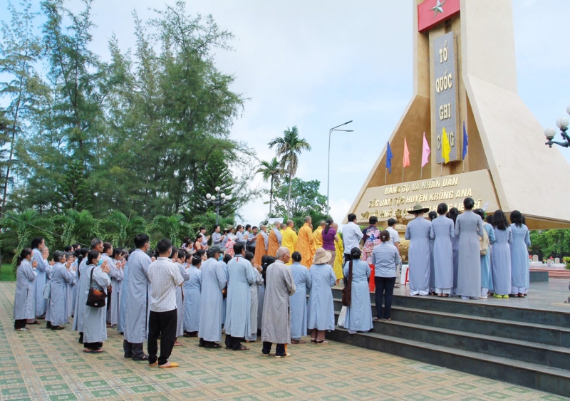 Ban Trị sự GHPGVN huyện Krông ana tổ chức lễ dâng hương tưởng niệm các anh hùng liệt sĩ 