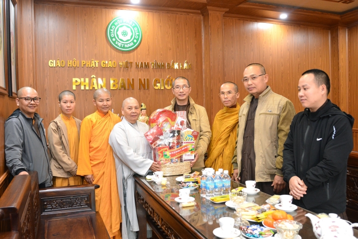 Phật giáo Buôn Ma Thuột tiếp tục thăm các tự viện