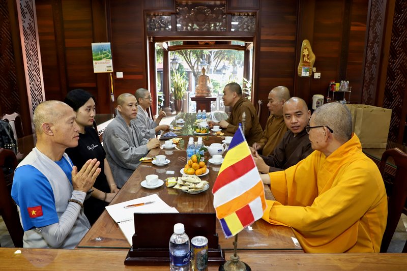 Đoàn Phật giáo Hàn Quốc đến thăm Ban Trị sự Phật giáo Đắk Lắk