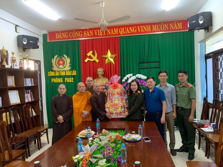 Phật giáo Krông Pắc thăm, chúc Tết cơ quan chính quyền tỉnh và huyện