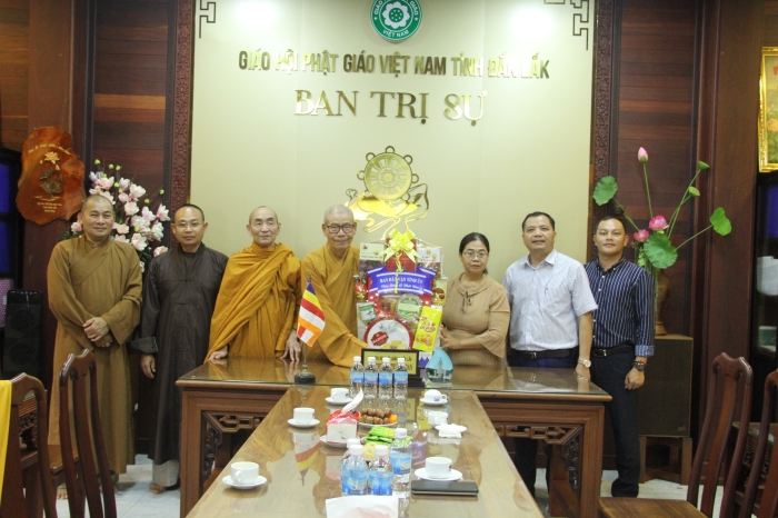 Các cơ quan, ban ngành Tỉnh thăm và chúc mừng Đại lễ Phật đản PL.2567