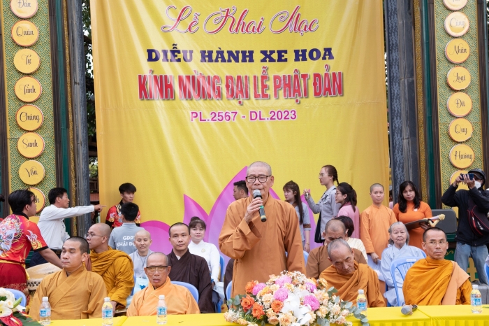 Buôn Ma Thuột: Khai mạc diễu hành xe hoa kính mừng Đại Lễ Phật Đản PL.2567