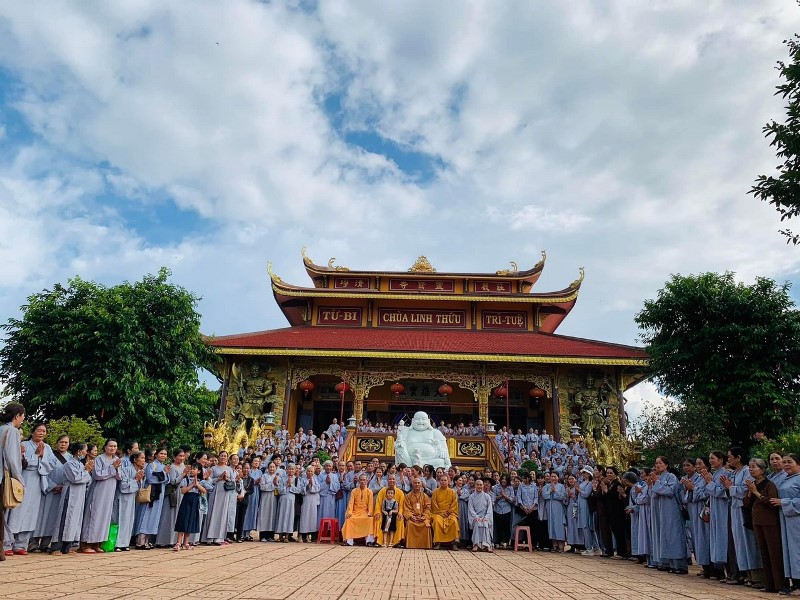 Buôn Hồ: Khóa tu “Một ngày An lạc” tại chùa Linh Thứu