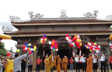 Chùa Hoa Nghiêm Đăklak tổ chức đại lễ Phật Đản