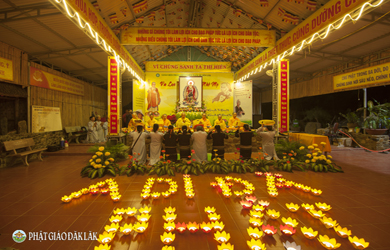 Chùa Quảng Trạch tổ chức tổ chức đốt nến tri ân nhân ngày vía  Đức Phật A Di Đà