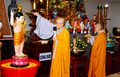 Chùa Phước Hòa xã EaKnuec Kính mừng Đại Lễ Phật Đản