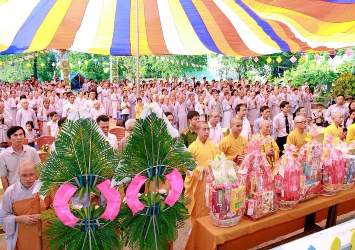 Ban Trị sự Phật giáo Huyện Krông Ana trang nghiêm Đại Lễ Phật Đản