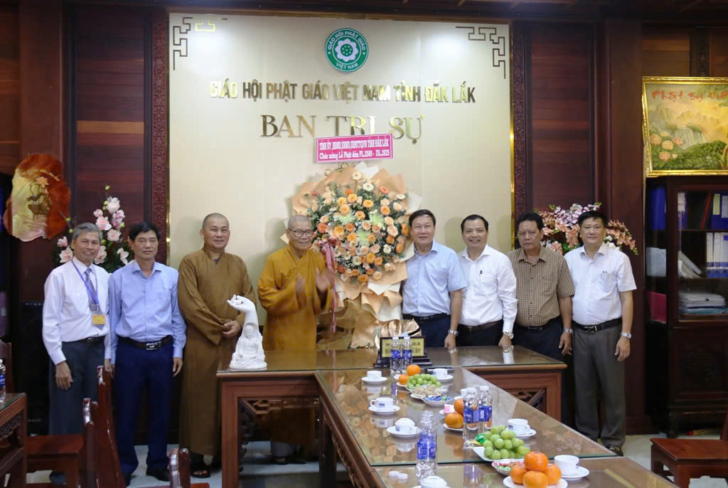 Lãnh đạo tỉnh thăm và chúc mừng Đại lễ Phật đản PL. 2569
