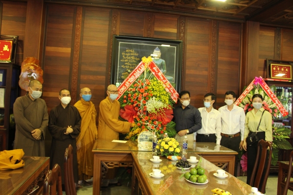Lãnh đạo chính quyền tỉnh chúc mừng Phật đản PL.2565 đến BTS PG tỉnh Đăk Lắk